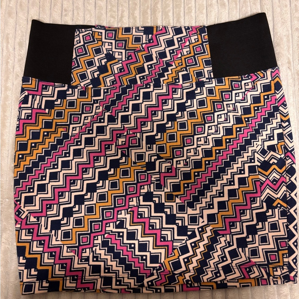 Charlotte Russe Y2K Geometric Print Mini Skirt Size Medium